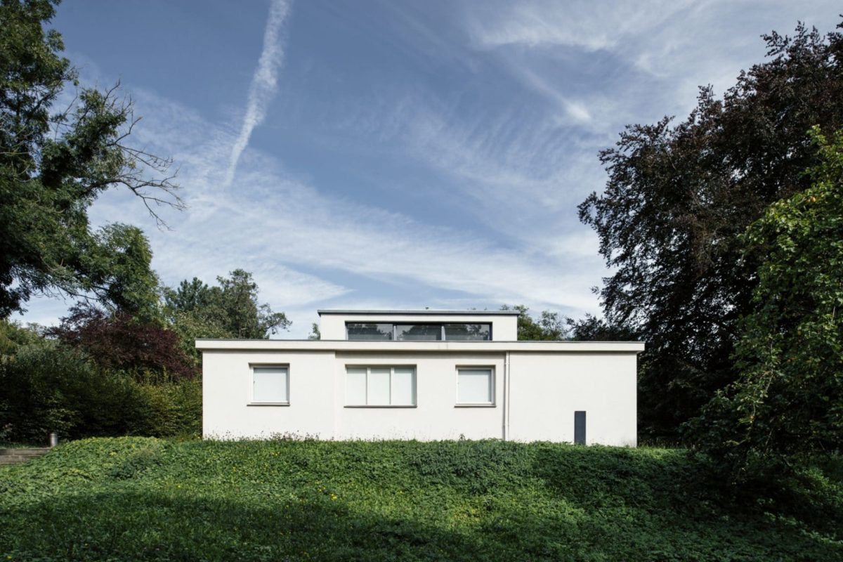 Das Einfamilienhaus in Weimar wurde als Versuchshaus zur ersten Ausstellung des Bauhauses erstellt.